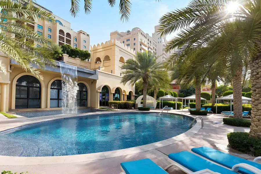 Бассейн резиденции Golden Mile на Palm Jumeirah